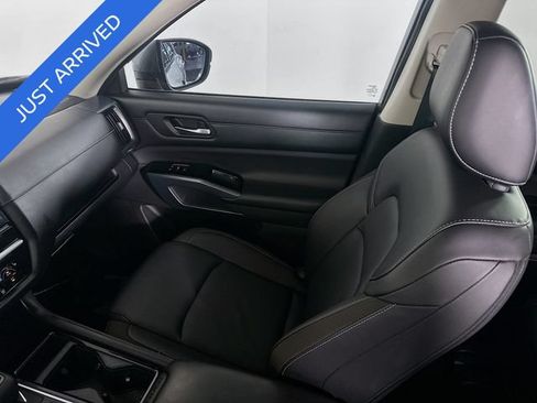 Certified 2023 Nissan Pathfinder SL w/ Lighting Package (N92) FWD image 23