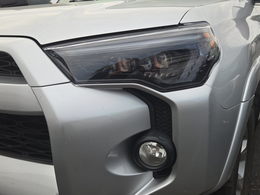 Used 2015 Toyota 4Runner SR5 AWD/4WD image 2