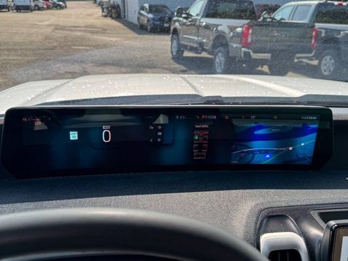 Used 2025 Ford Expedition Active AWD/4WD image 30