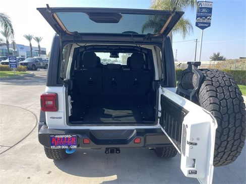 Used 2024 Jeep Wrangler Unlimited Rubicon 4xe image 25