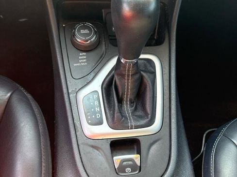 Used 2015 Jeep Cherokee Limited AWD/4WD image 7