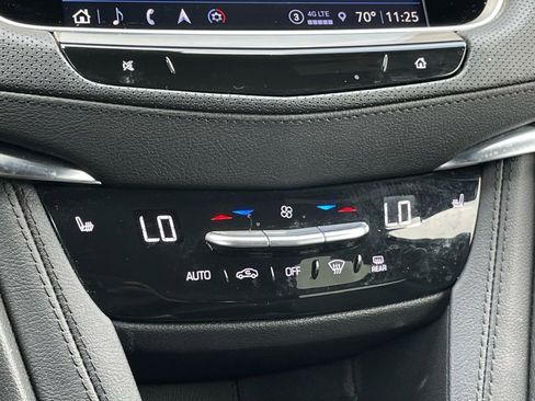 Used 2025 Cadillac XT5 Premium Luxury image 19