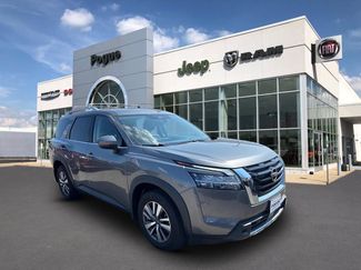 Used 2023 Nissan Pathfinder SL AWD/4WD video 1