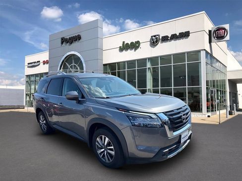 Used 2023 Nissan Pathfinder SL AWD/4WD image 1