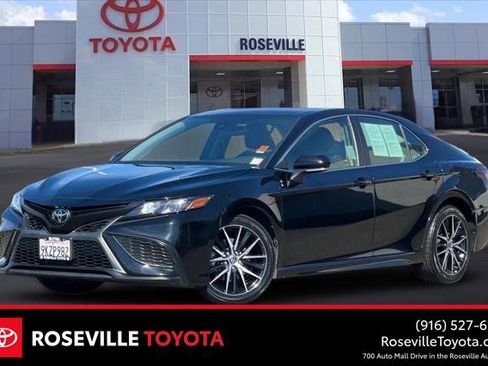 Certified 2024 Toyota Camry SE w/ Convenience Package image 1