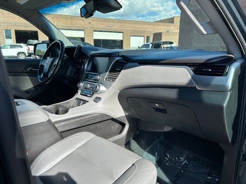 Used 2020 Chevrolet Suburban LT AWD/4WD image 28