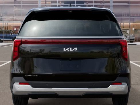 New 2026 Kia Carnival EX image 13