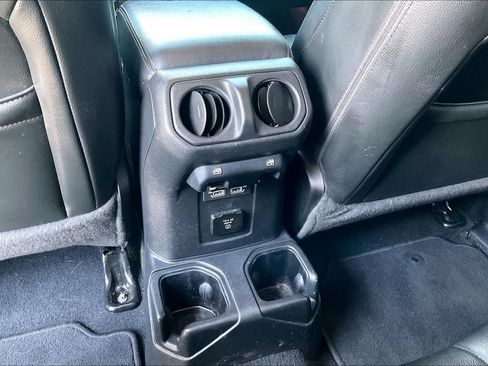 Used 2022 Jeep Gladiator Overland w/ Popular Equipment Package AWD/4WD image 33