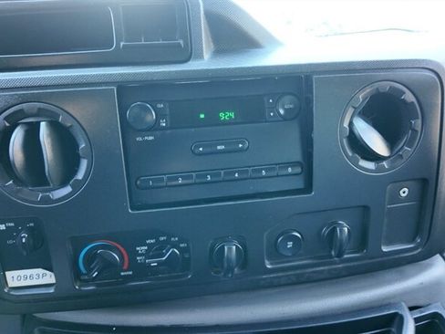 Used 2013 Ford E-150 and Econoline 150 w/ PWR Group image 4