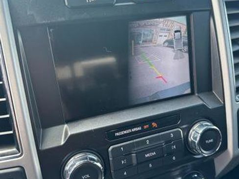 Used 2018 Ford F150 Lariat w/ Trailer Tow Package image 21