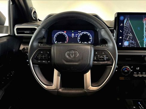 Used 2025 Toyota 4Runner TRD Off-Road Premium AWD/4WD image 18