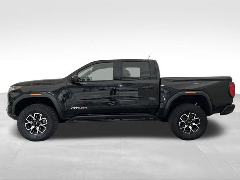 Used 2024 GMC Canyon AT4X image 2