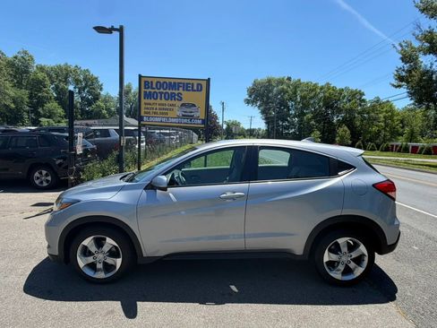 Used 2018 Honda HR-V LX image 2