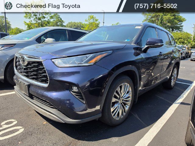 Used 2024 Toyota Highlander Platinum AWD/4WD image 1