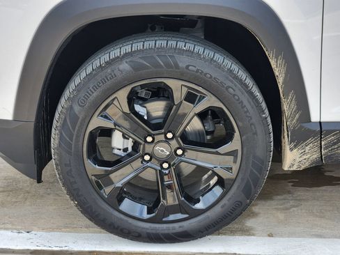 New 2027 Chevrolet Equinox LT w/ Midnight Edition FWD image 11