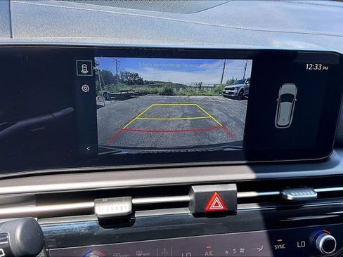 Used 2026 Kia Sportage EX FWD image 19