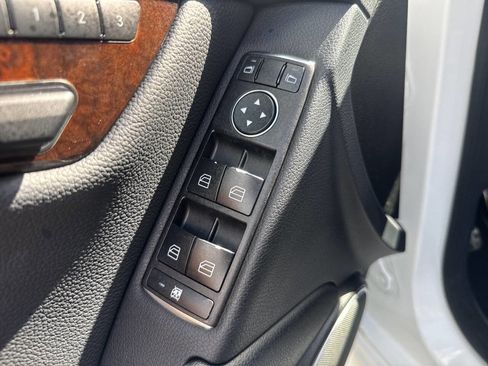 Used 2014 Mercedes-Benz C 250 Sedan image 29
