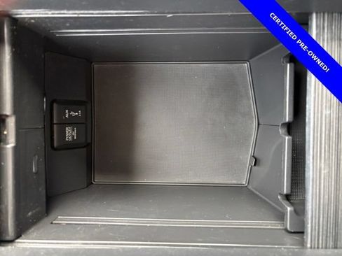 Used 2017 Honda Pilot Touring image 21