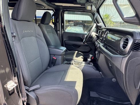 Used 2020 Jeep Wrangler Unlimited Sahara AWD/4WD image 19