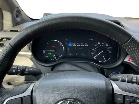 Used 2024 Toyota Sienna XSE w/ XSE Premium Package FWD image 12
