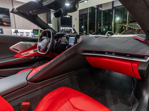 Used 2021 Chevrolet Corvette Stingray Premium Conv w/ Z51 Performance Package image 27