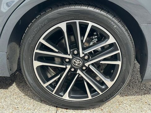 Used 2025 Toyota Camry SE image 30