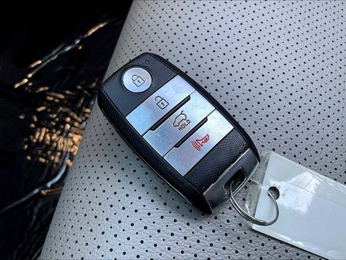 Used 2020 Kia Sportage EX image 25