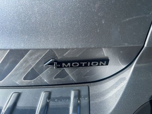 New 2025 Volkswagen Taos SE image 8