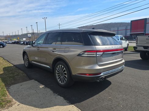Used 2021 Lincoln Aviator Reserve w/ Elements Package Plus image 6