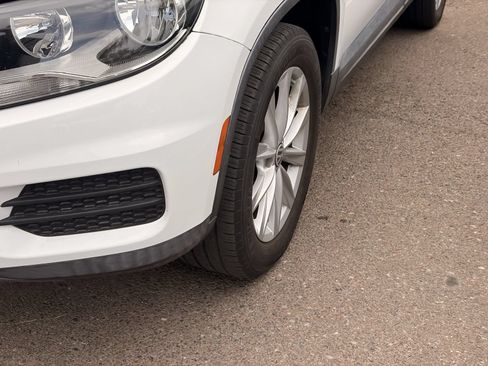 Used 2017 Volkswagen Tiguan S FWD image 3