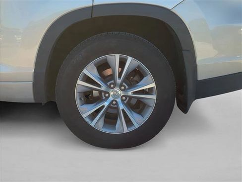 Used 2015 Toyota Highlander XLE image 8