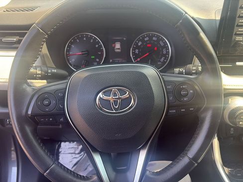 Used 2019 Toyota RAV4 XLE Premium w/ Carpet Mat Package AWD/4WD image 25