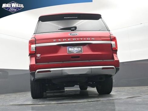 Used 2022 Ford Expedition XLT image 22