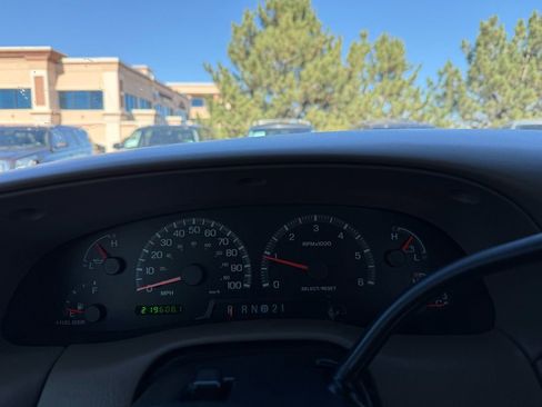 Used 2000 Ford F150 XLT image 30