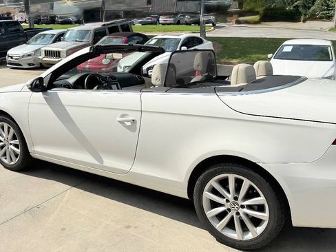 Used 2012 Volkswagen Eos Komfort FWD image 29