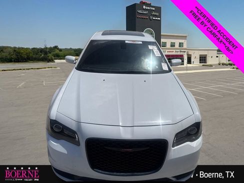 Used 2023 Chrysler 300 S RWD image 6