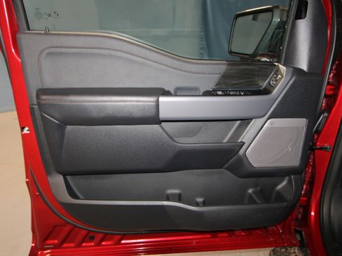 New 2025 Ford F150 Lariat w/ Equipment Group 502A High image 4