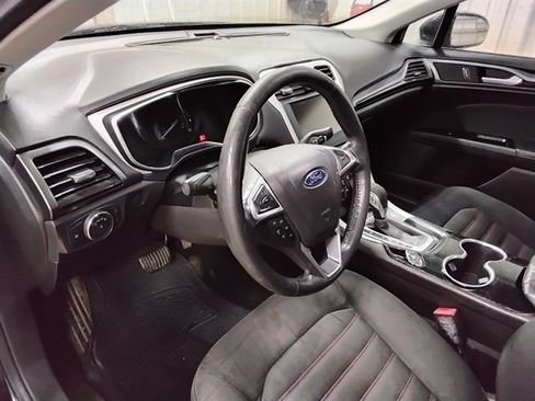 Used 2016 Ford Fusion SE image 11