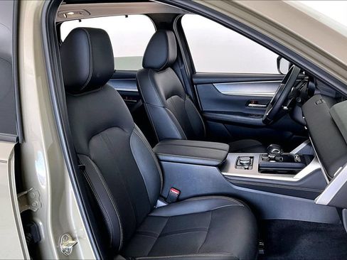 Used 2025 MAZDA CX-70 Plug-In Hybrid w/ Premium Pkg AWD/4WD image 8