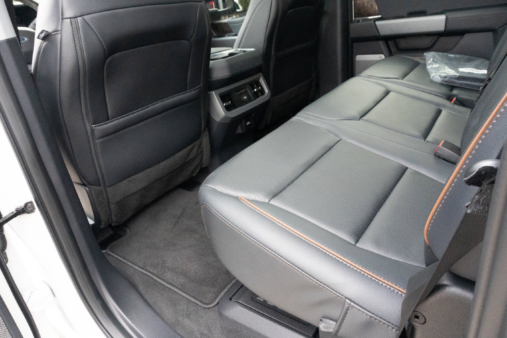 Used 2026 Ford F250 Lariat w/ Lariat Ultimate Package AWD/4WD image 28