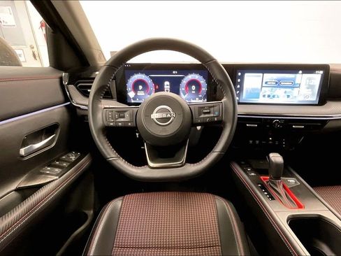 Certified 2025 Nissan Kicks SR image 4