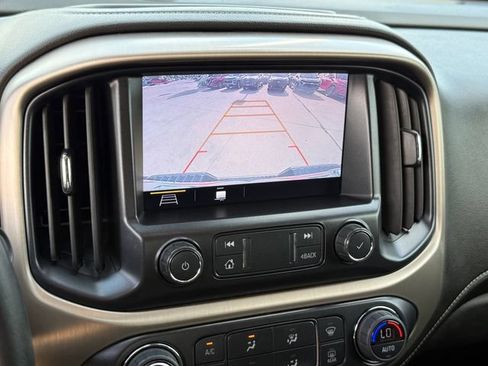 Used 2022 GMC Canyon Denali RWD image 18
