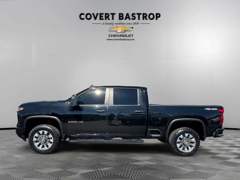 Used 2024 Chevrolet Silverado 2500 Custom image 3