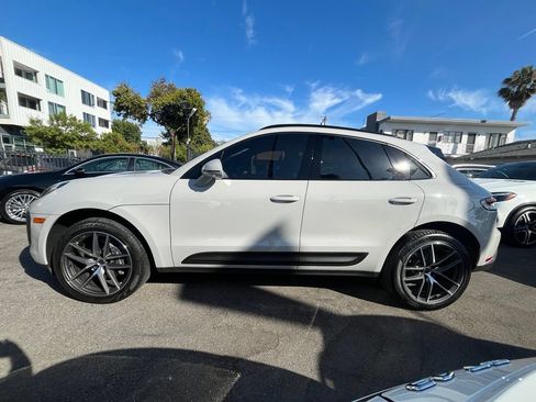 Used 2024 Porsche Macan AWD/4WD image 10