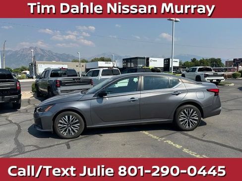 Used 2024 Nissan Altima 2.5 SV AWD/4WD image 7
