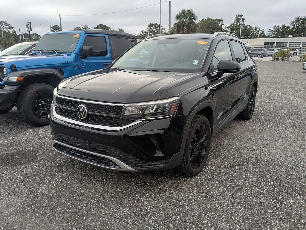 Used 2022 Volkswagen Taos SE AWD/4WD image 3