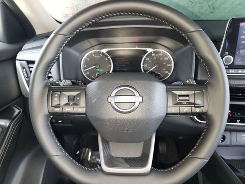 Used 2026 Nissan Rogue SV FWD image 23