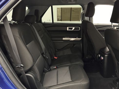 Used 2022 Ford Explorer XLT RWD image 40