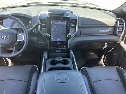 Used 2025 RAM 2500 Laramie AWD/4WD image 15