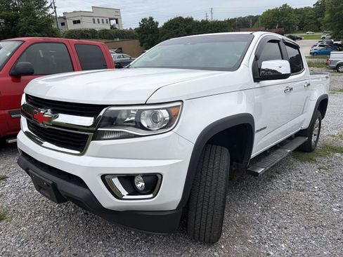 Used 2019 Chevrolet Colorado LT w/ Luxury Package, Chrome AWD/4WD image 3